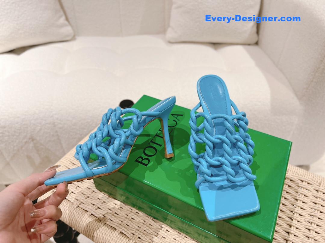 b0tt*ga Ven*ta handwoven sandals