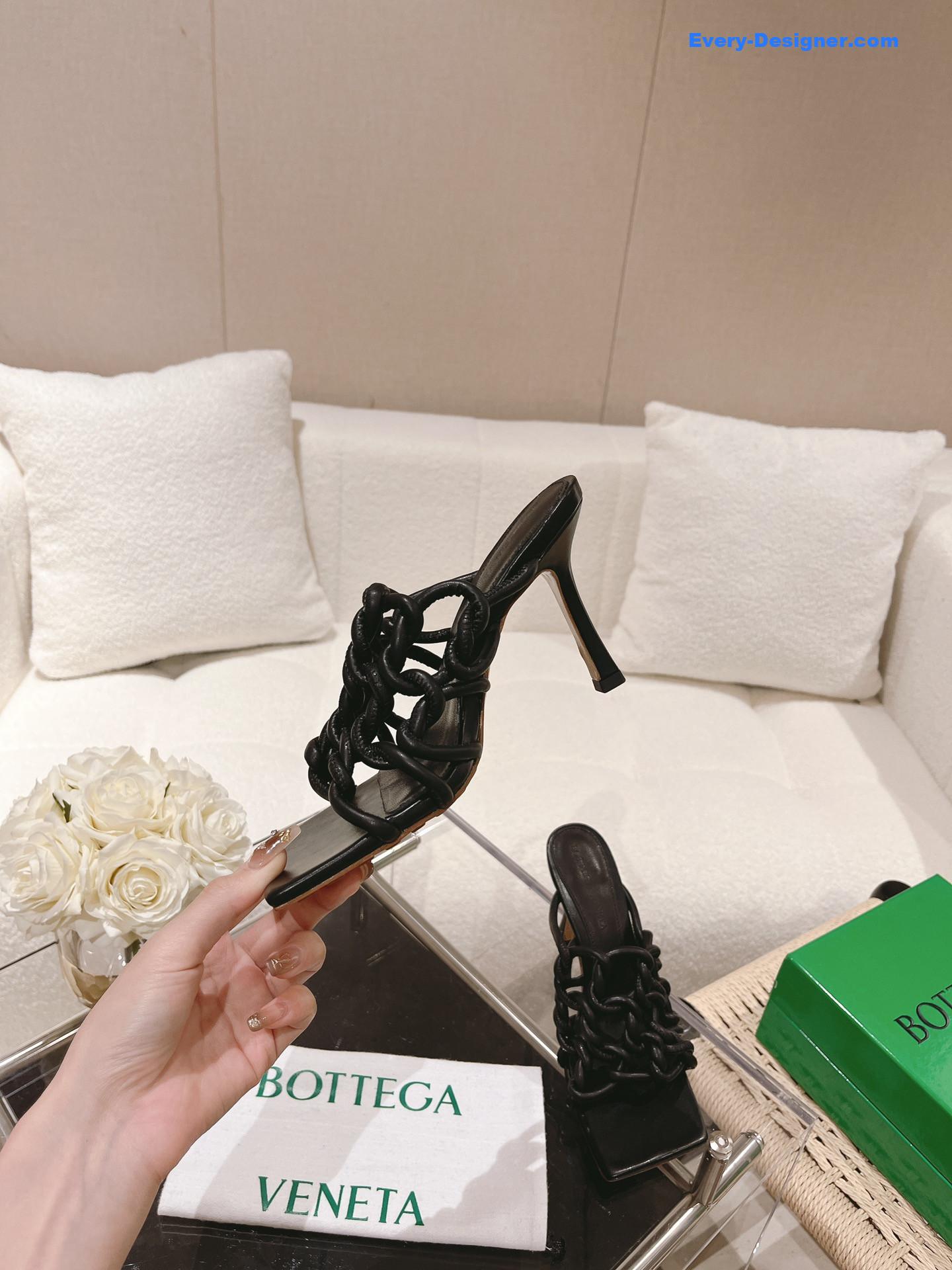 b0tt*ga Ven*ta handwoven sandals