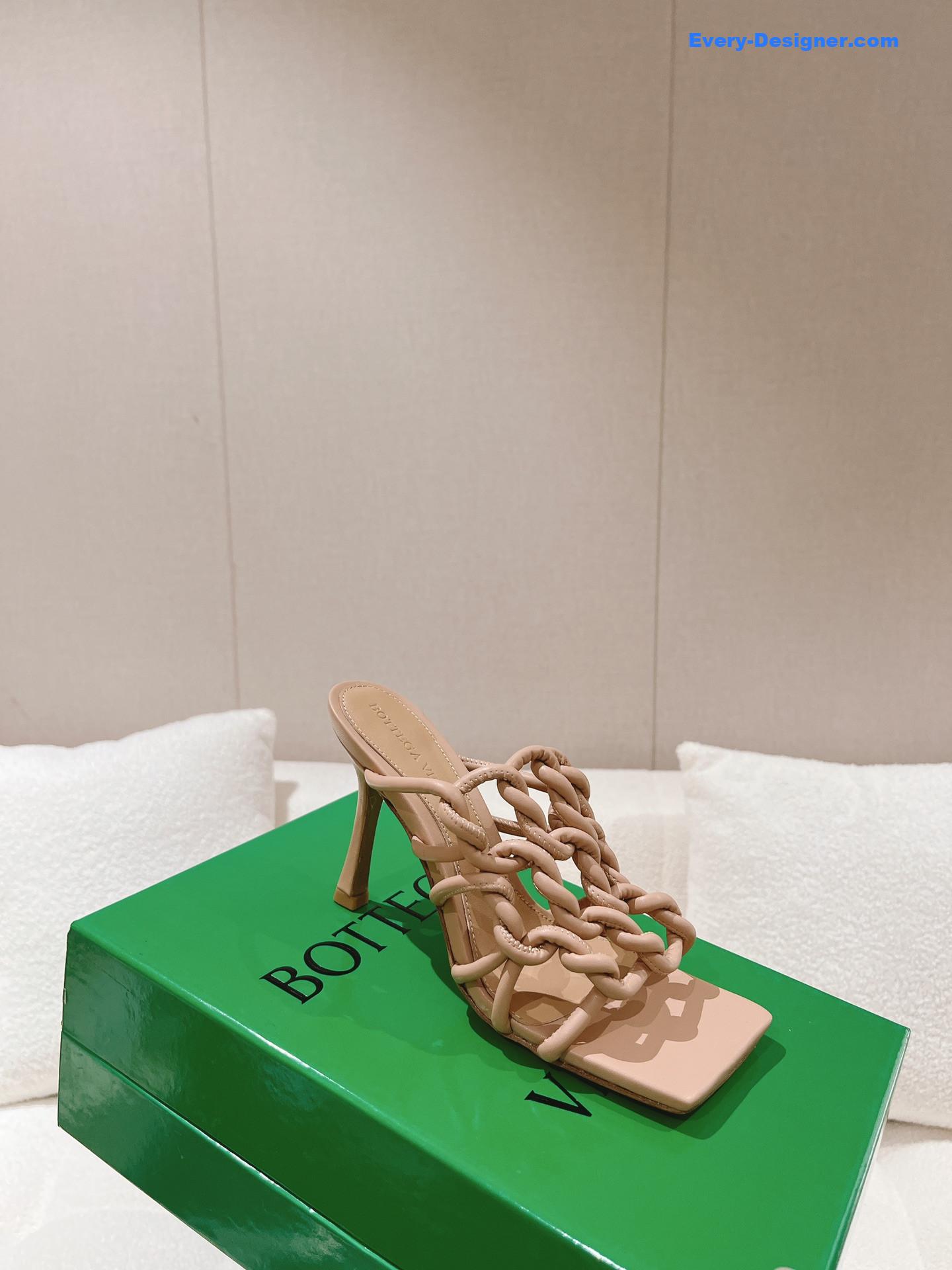 b0tt*ga Ven*ta handwoven sandals