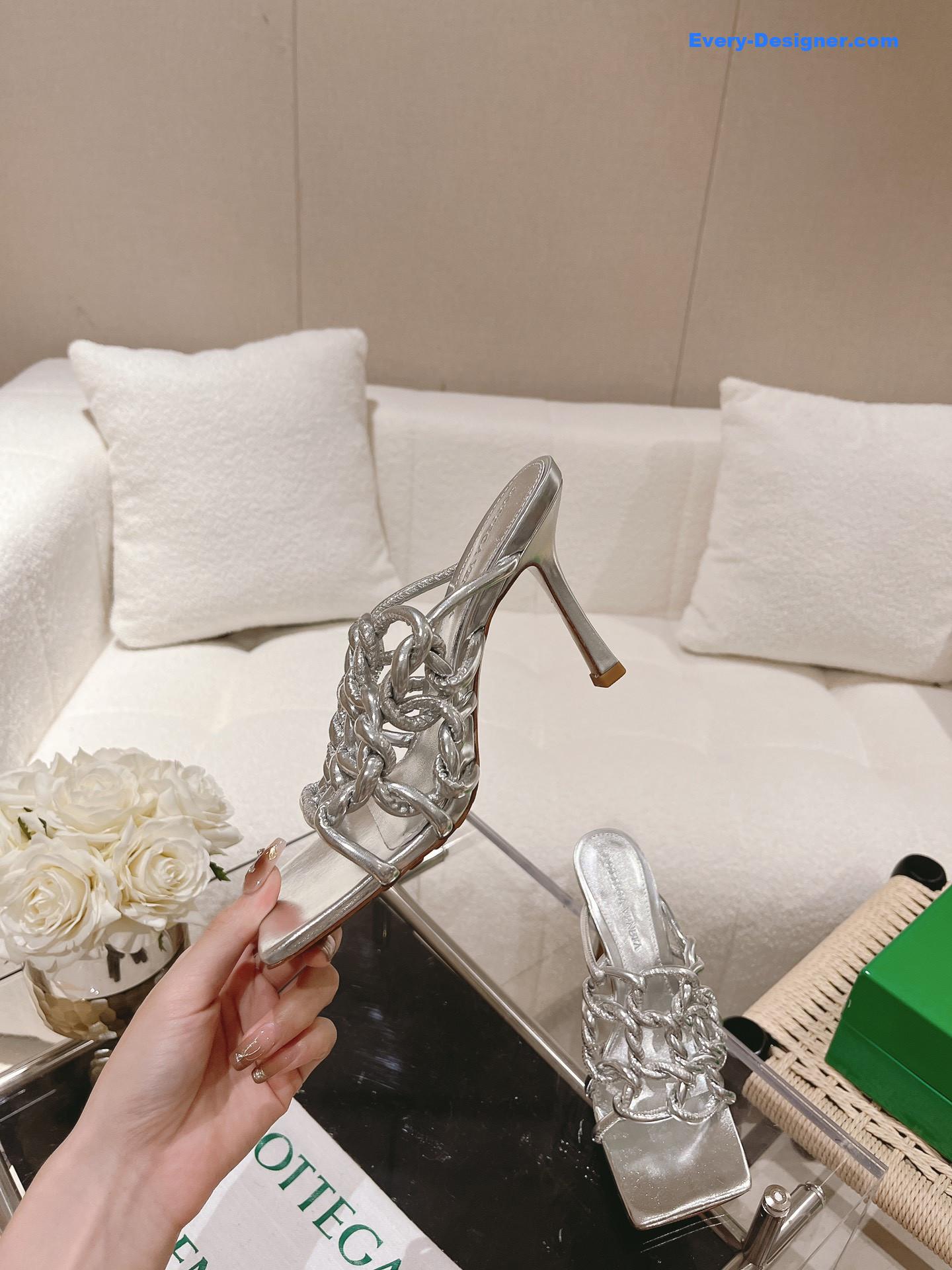 b0tt*ga Ven*ta handwoven sandals