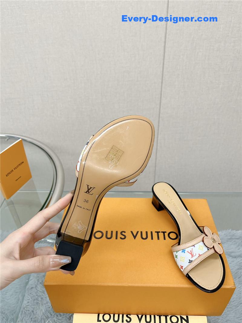 l0vis Vvtt0n lv sunflower slippers