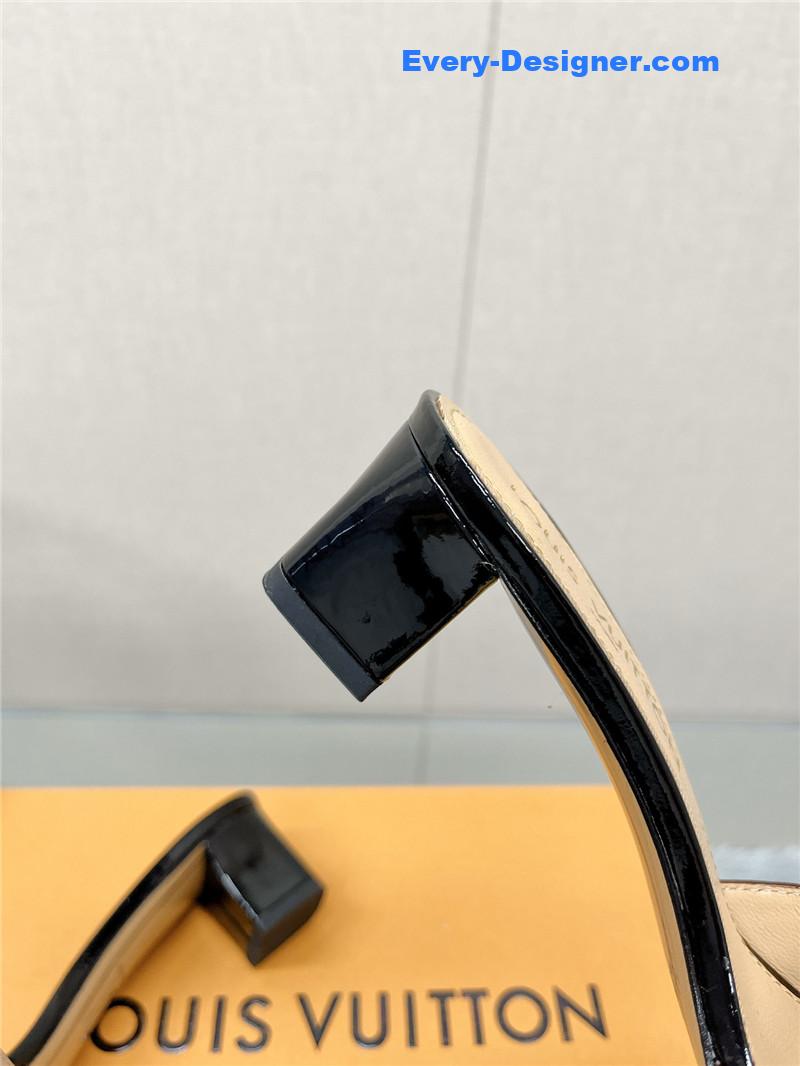 l0vis Vvtt0n lv sunflower slippers