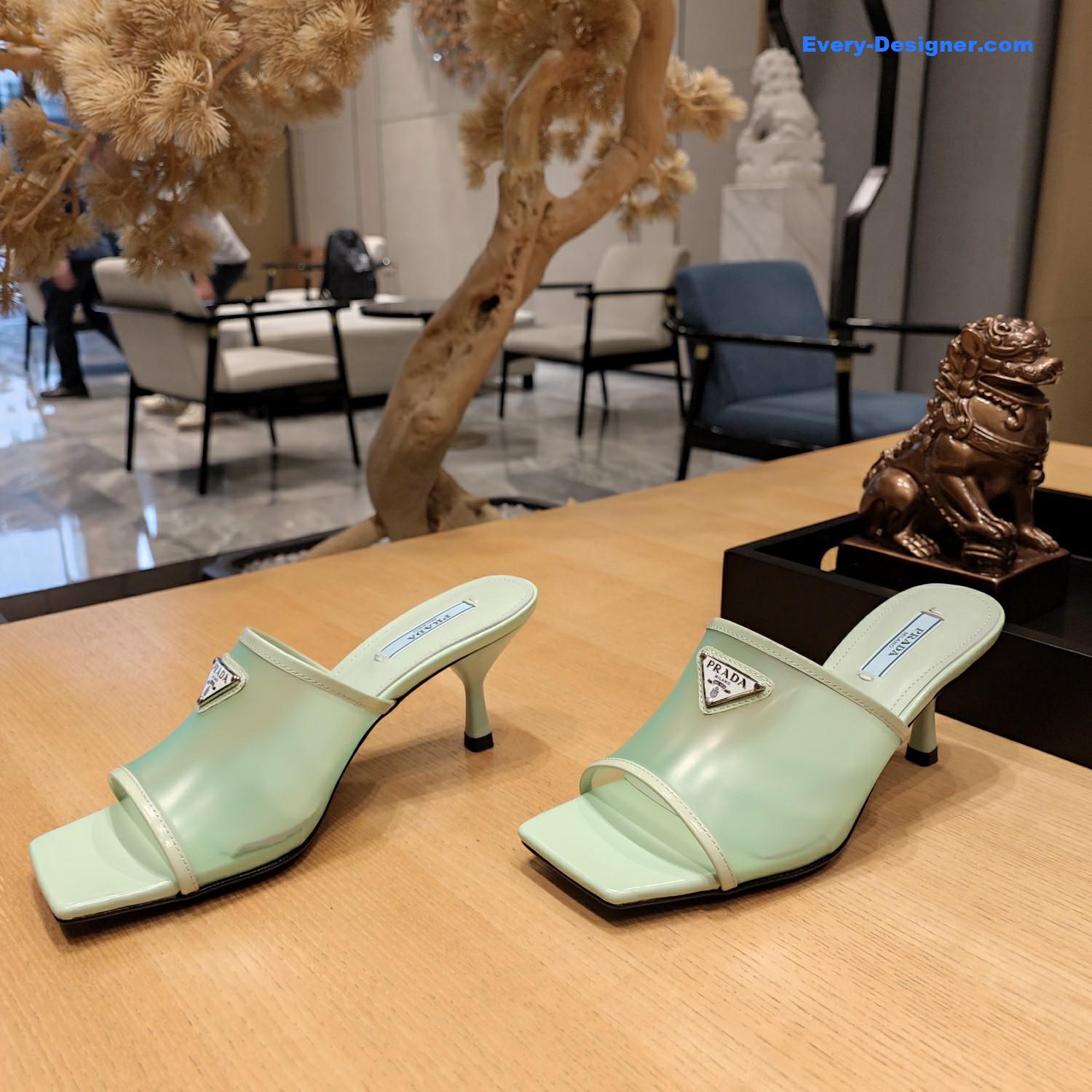 Pra*a metal logo triangle head square sandals