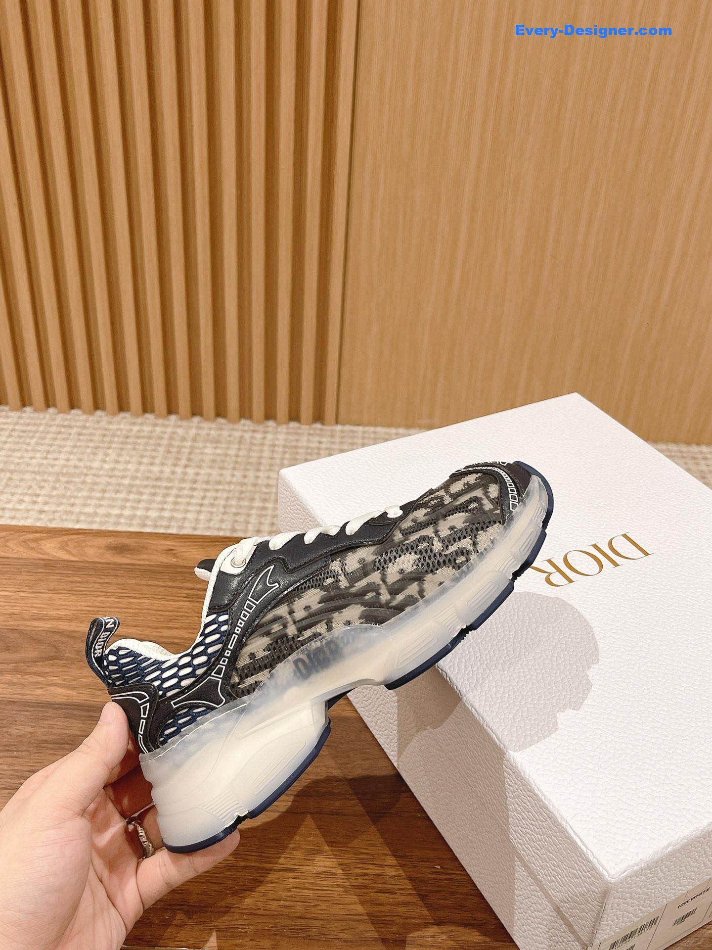 D10r classic running shoes