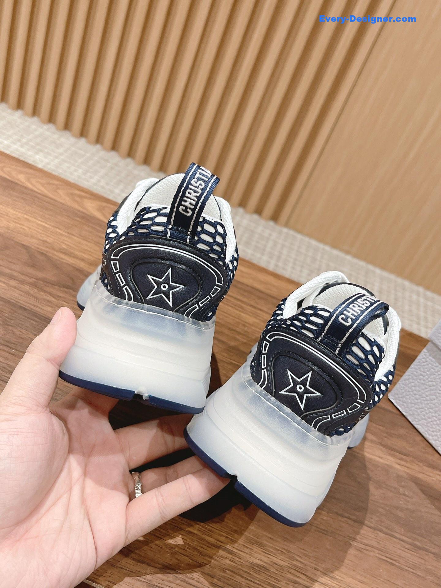 D10r classic running shoes