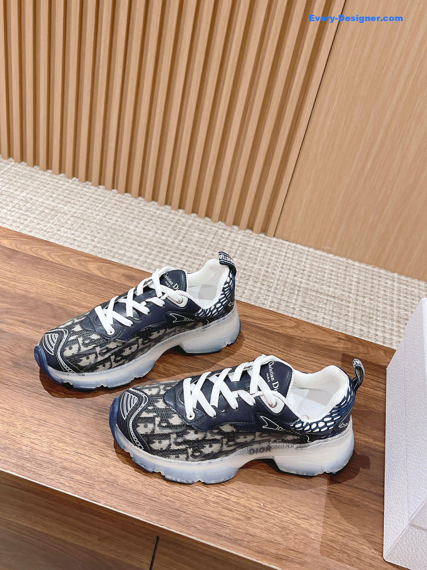 D10r classic running shoes