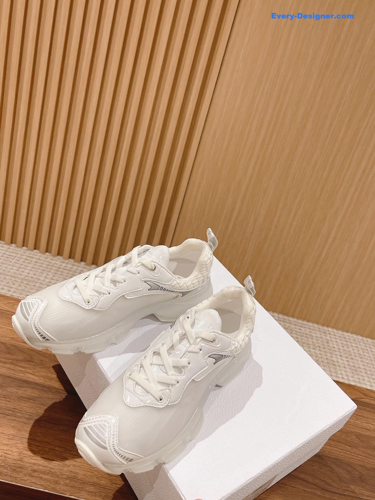 D10r classic running shoes