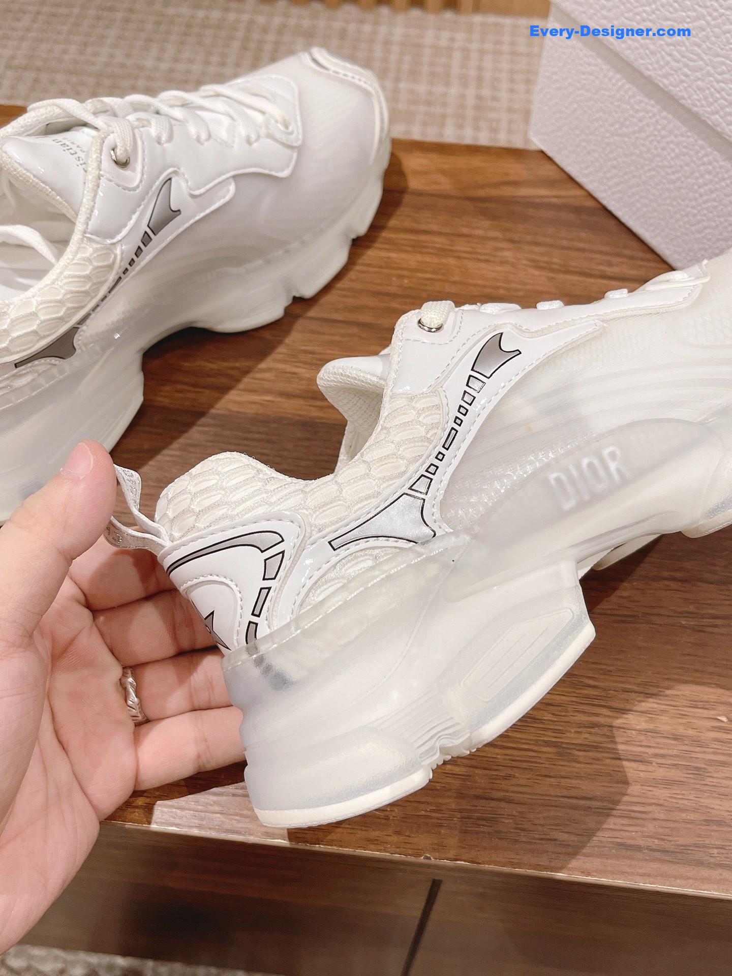 D10r classic running shoes