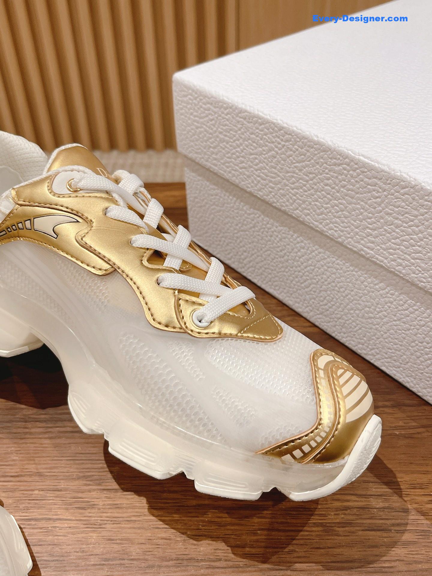 D10r classic running shoes