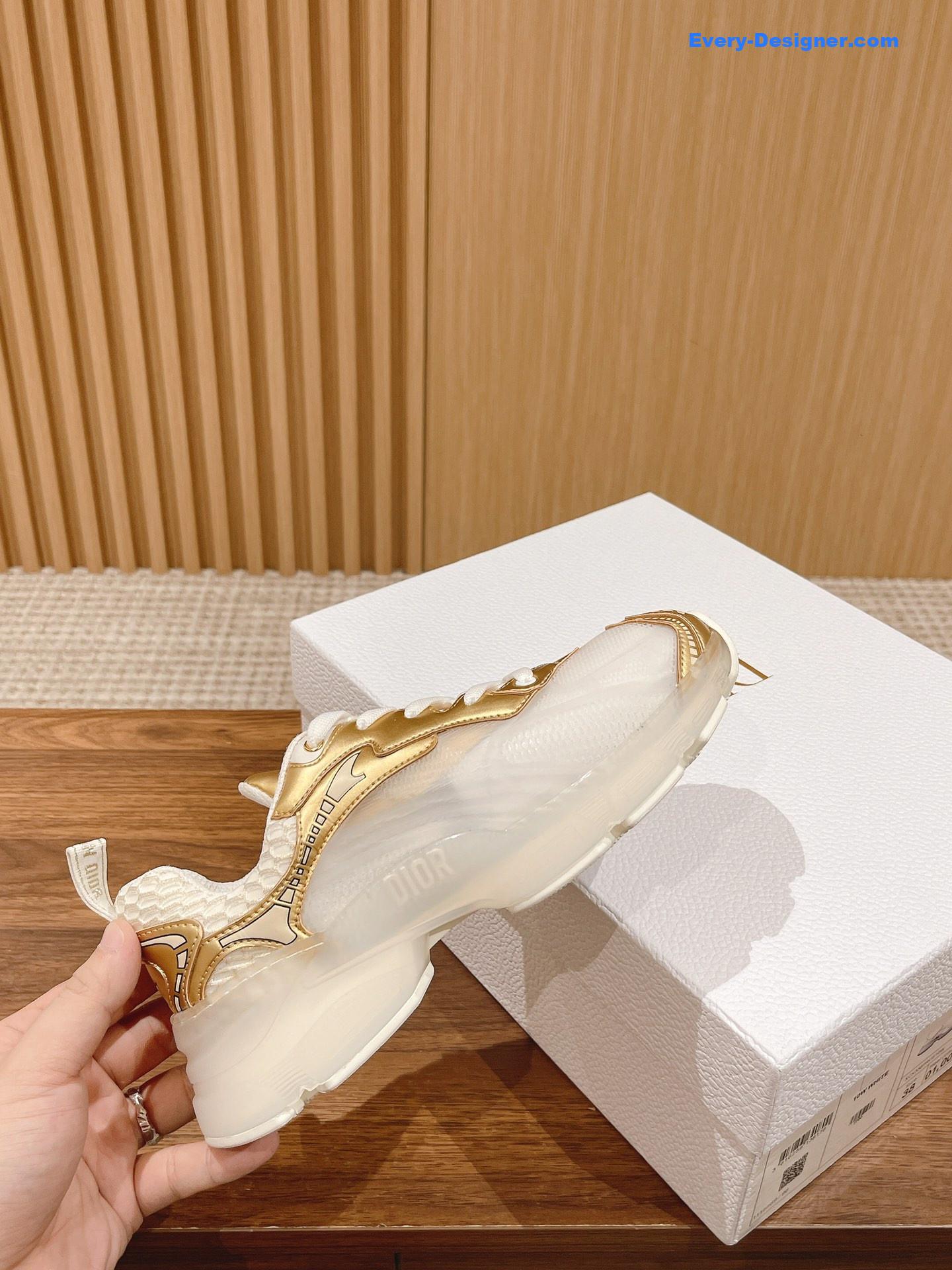 D10r classic running shoes