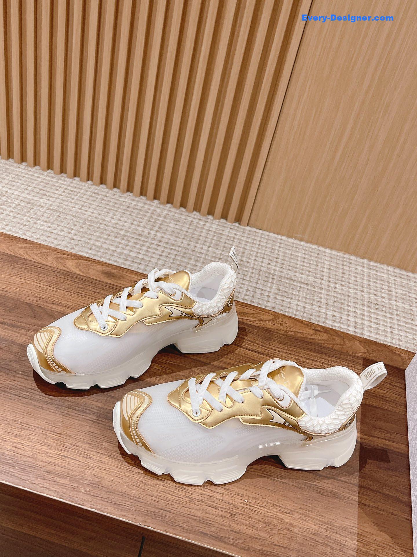 D10r classic running shoes