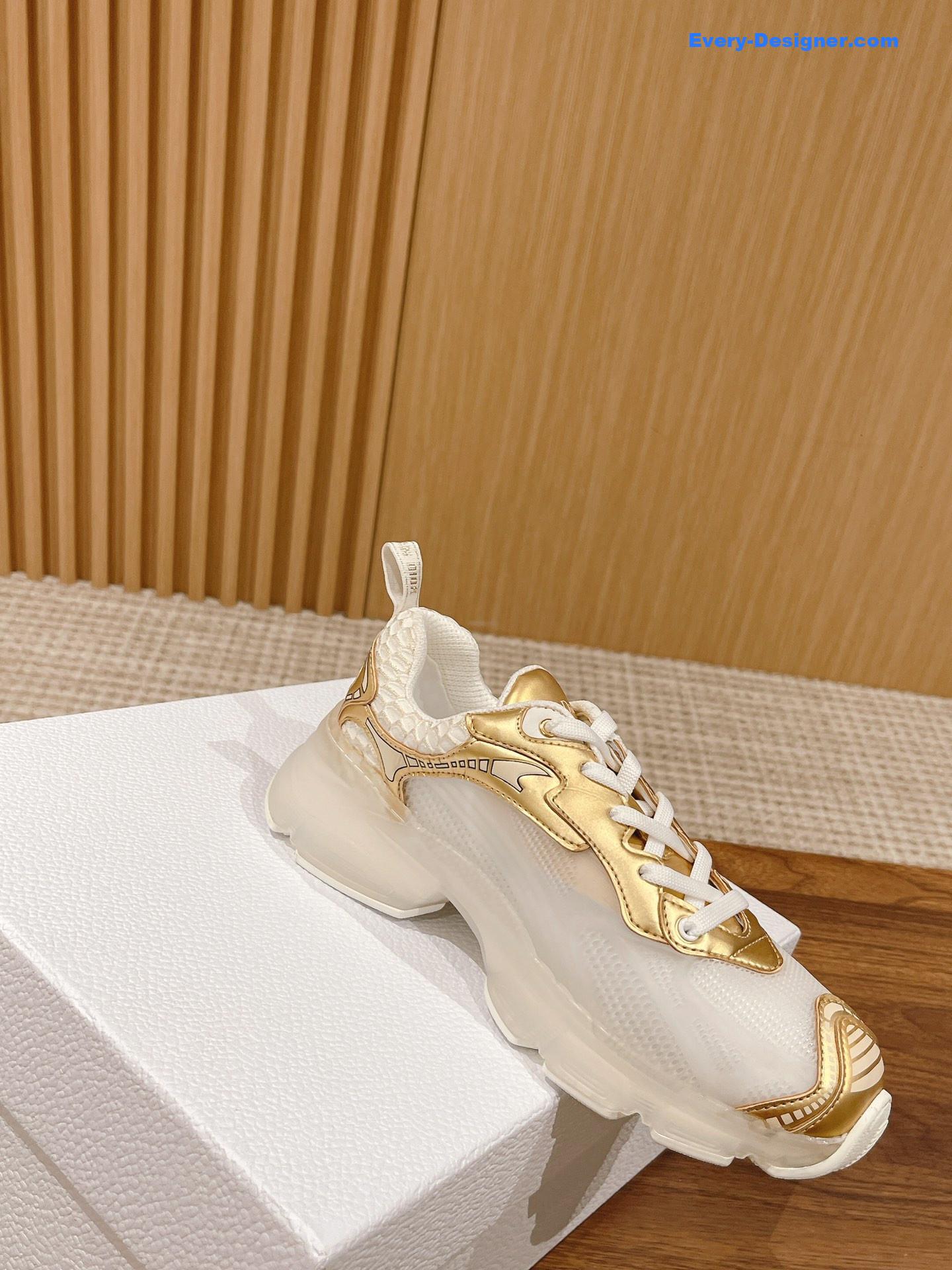 D10r classic running shoes