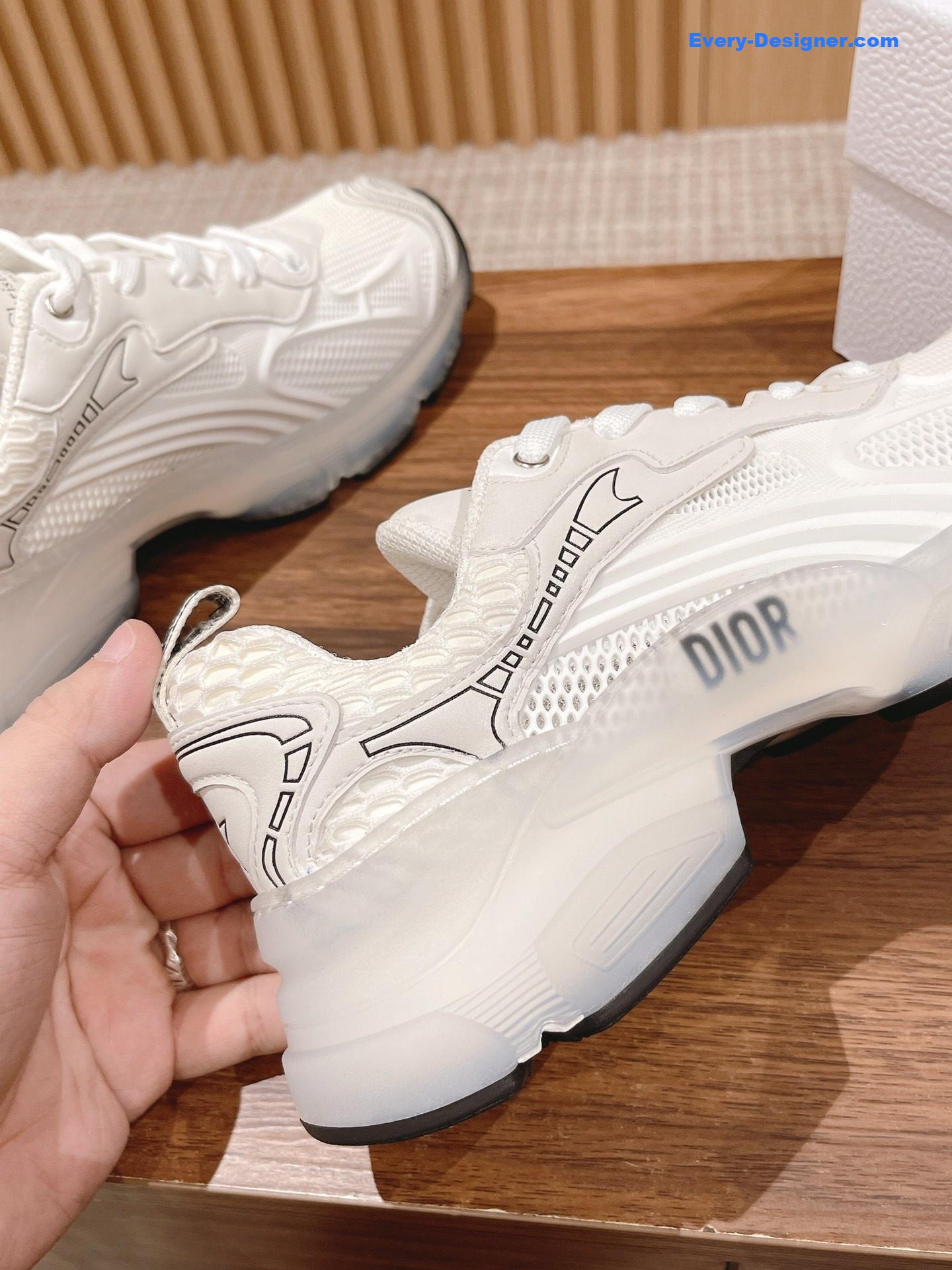 D10r classic running shoes