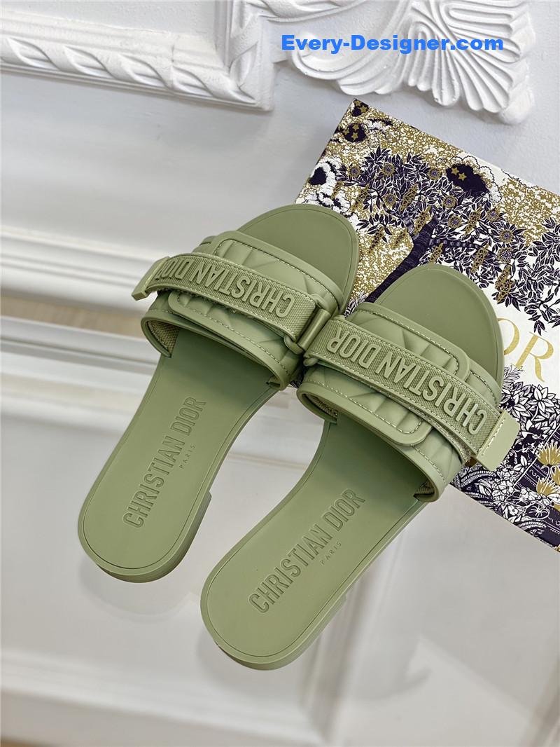 D10r new D10ract beach shoes