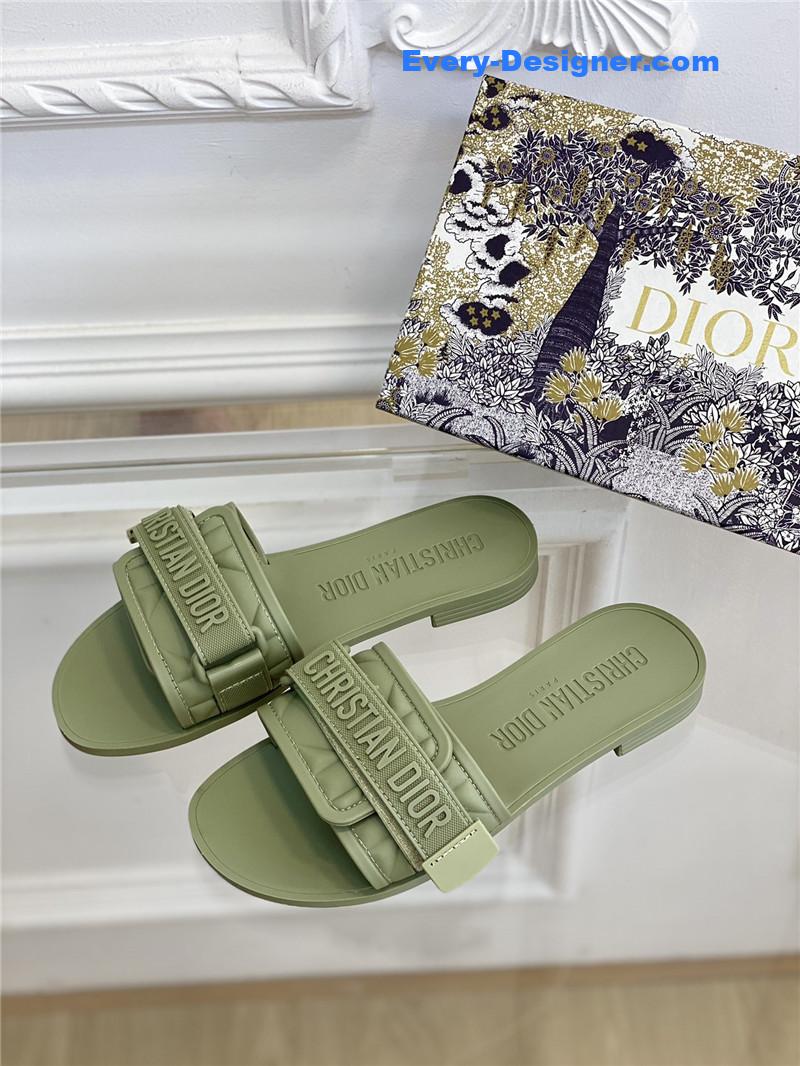 D10r new D10ract beach shoes