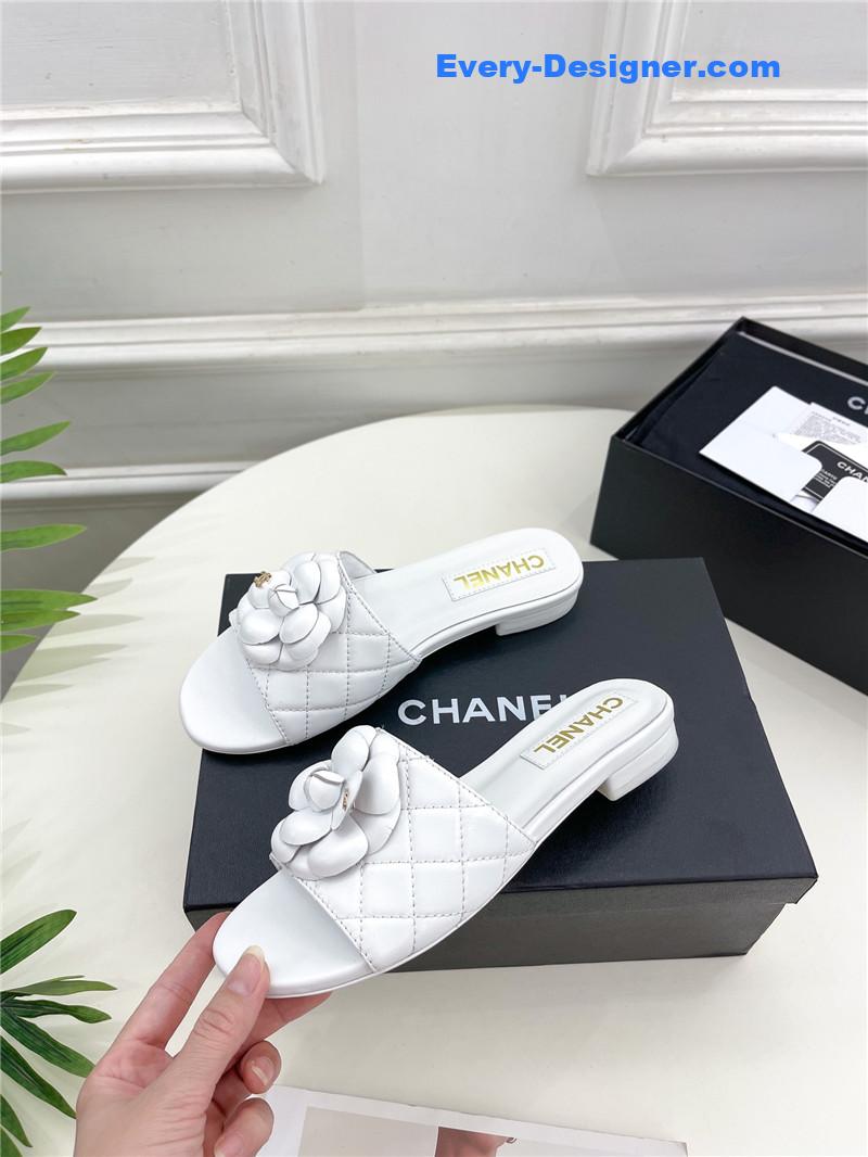 CC counter classic camellia slippers
