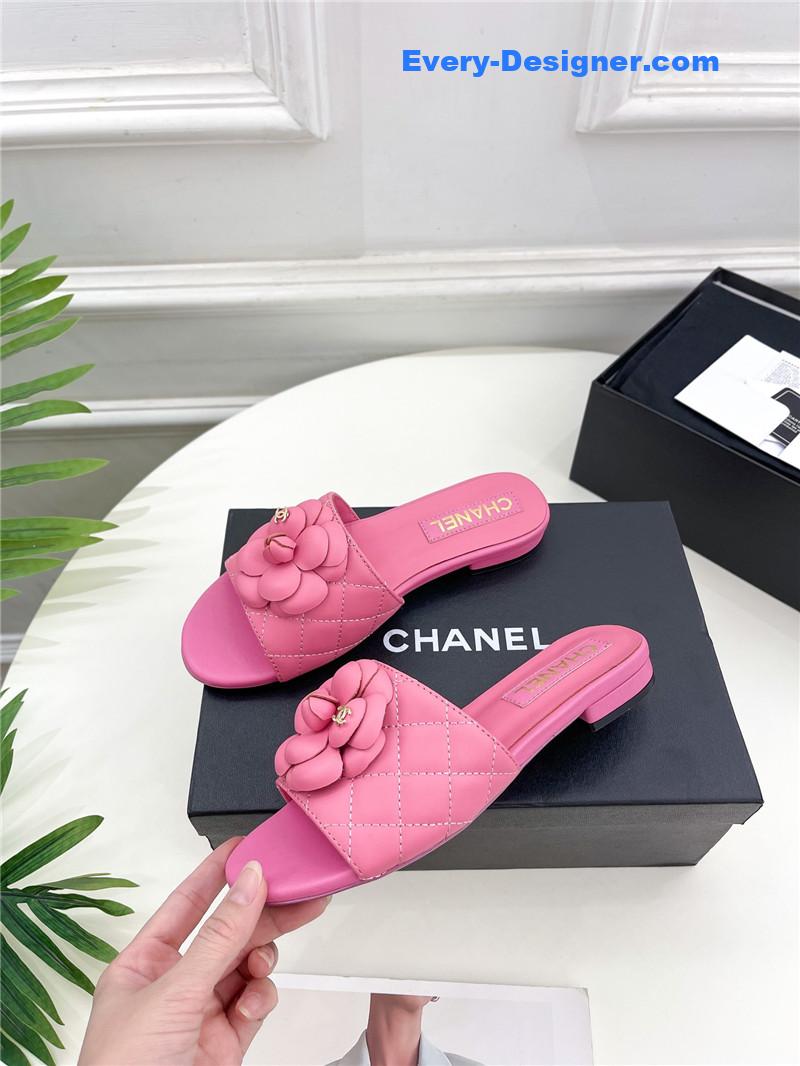 CC counter classic camellia slippers