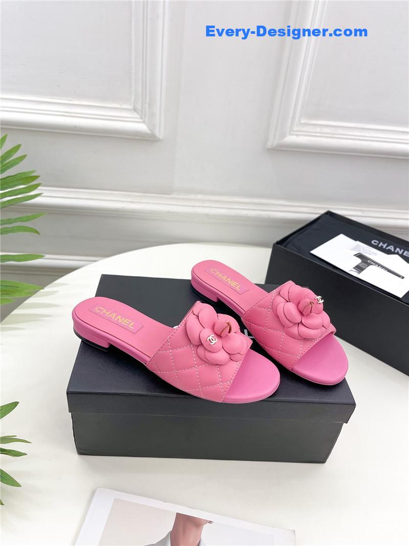 CC counter classic camellia slippers