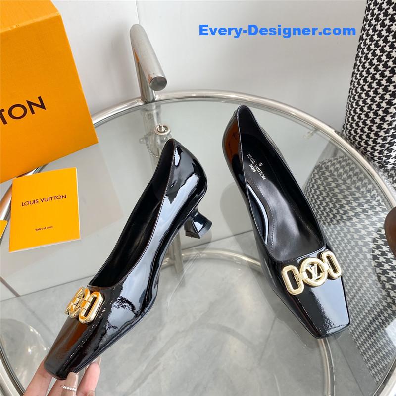 l0vis Vvtt0n lv chain kitten heel square toe shoes