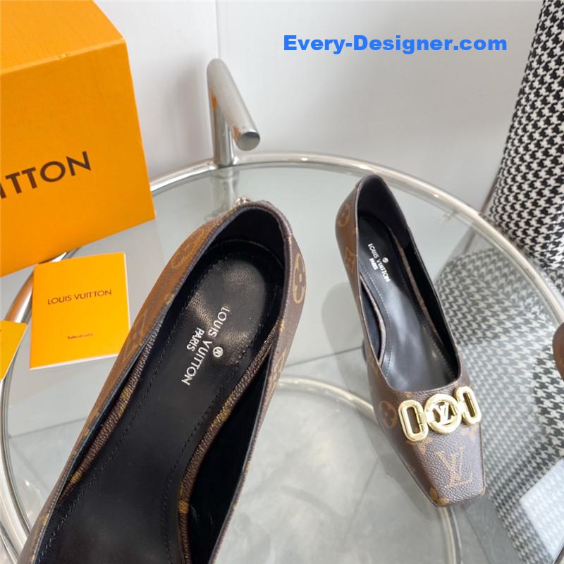 l0vis Vvtt0n lv chain kitten heel square toe shoes