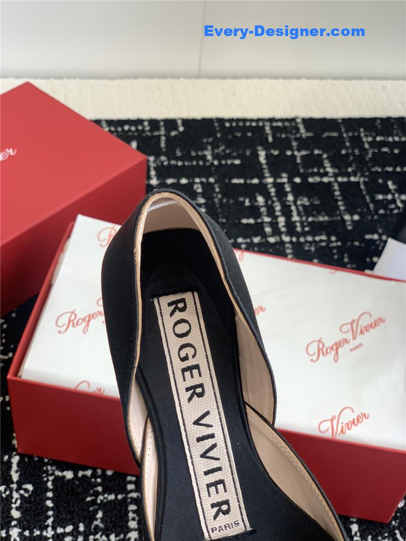 roger vivier hollow silk satin D1am0nd buckle flat shoes