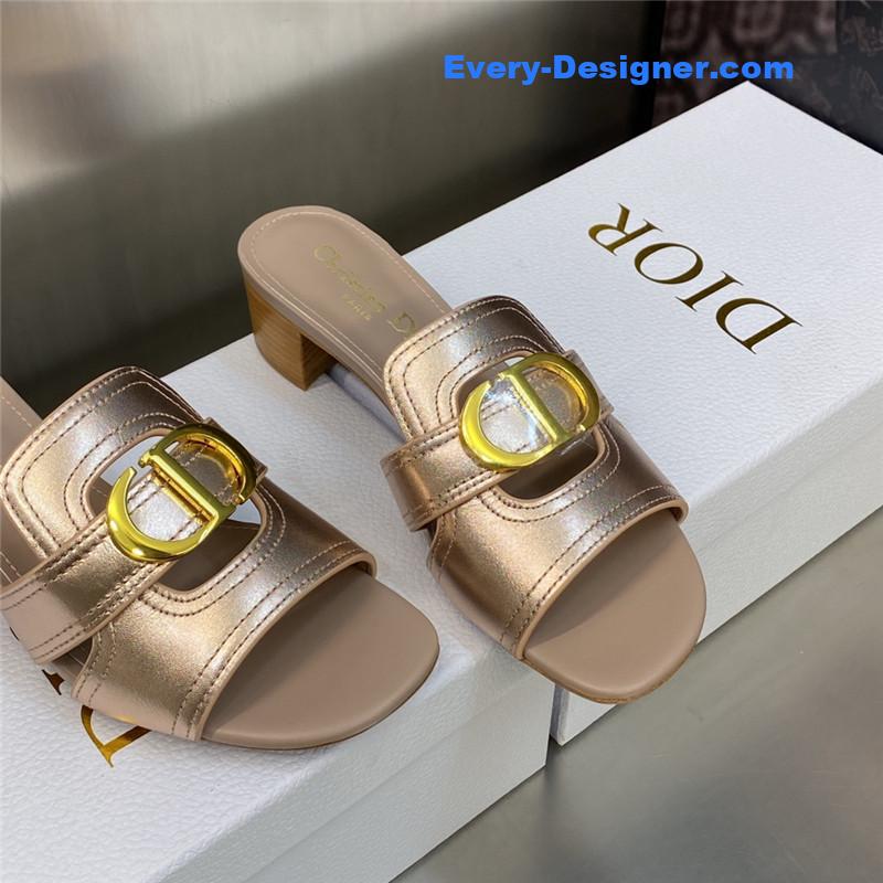 D10r cd letter metal logo flat hollow sandals
