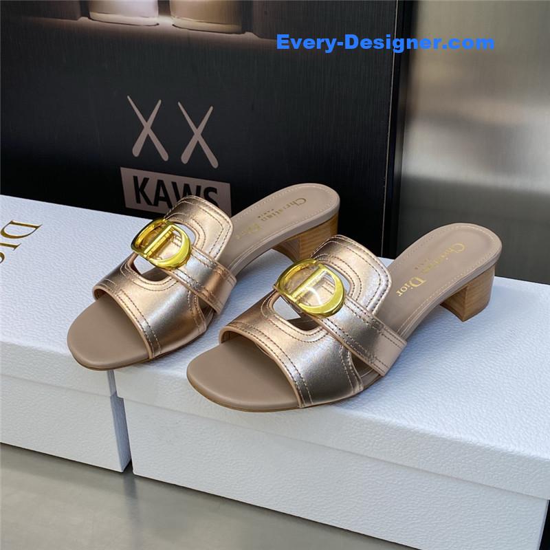 D10r cd letter metal logo flat hollow sandals