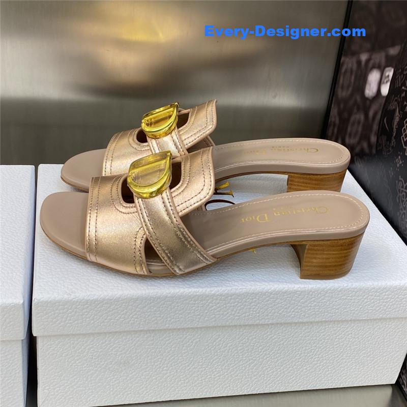 D10r cd letter metal logo flat hollow sandals