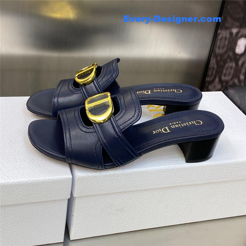 D10r cd letter metal logo flat hollow sandals