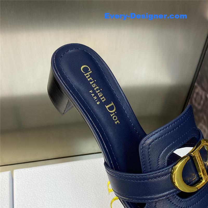 D10r cd letter metal logo flat hollow sandals