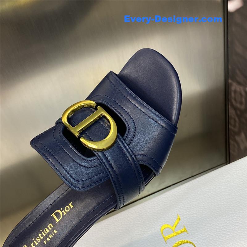 D10r cd letter metal logo flat hollow sandals