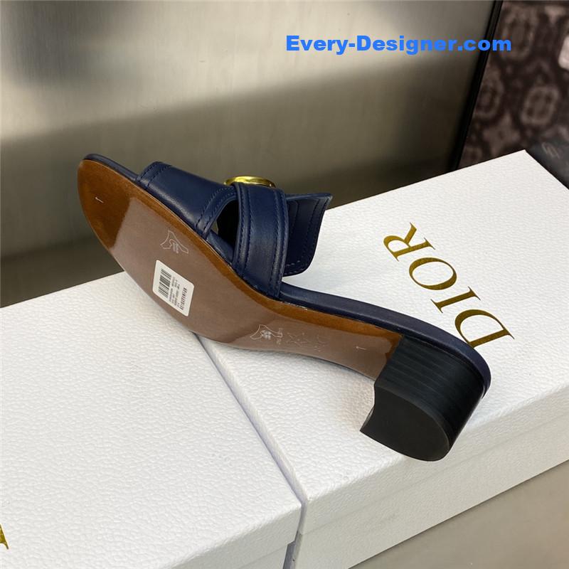 D10r cd letter metal logo flat hollow sandals