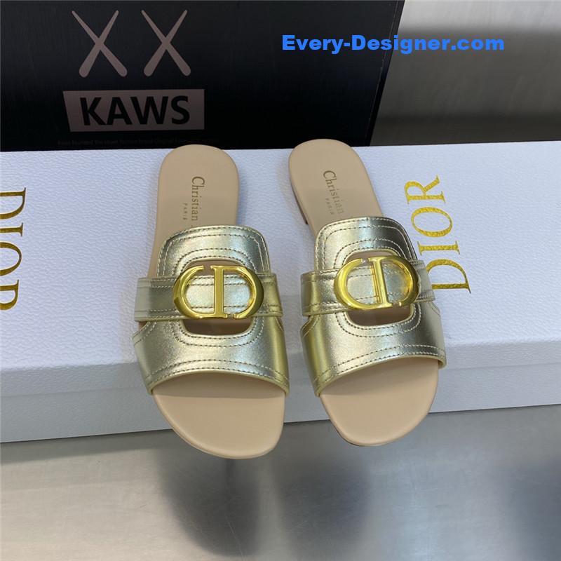 D10r cd letter metal logo flat hollow sandals