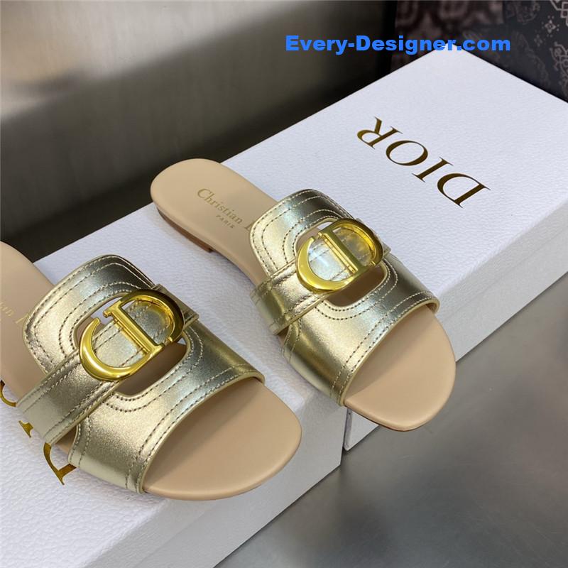 D10r cd letter metal logo flat hollow sandals
