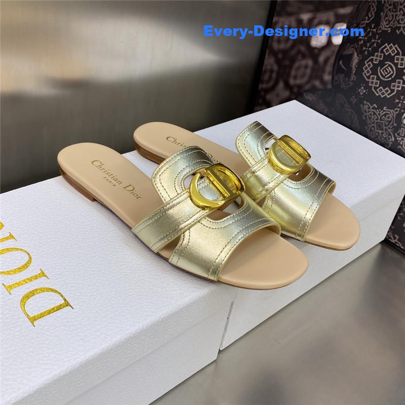 D10r cd letter metal logo flat hollow sandals