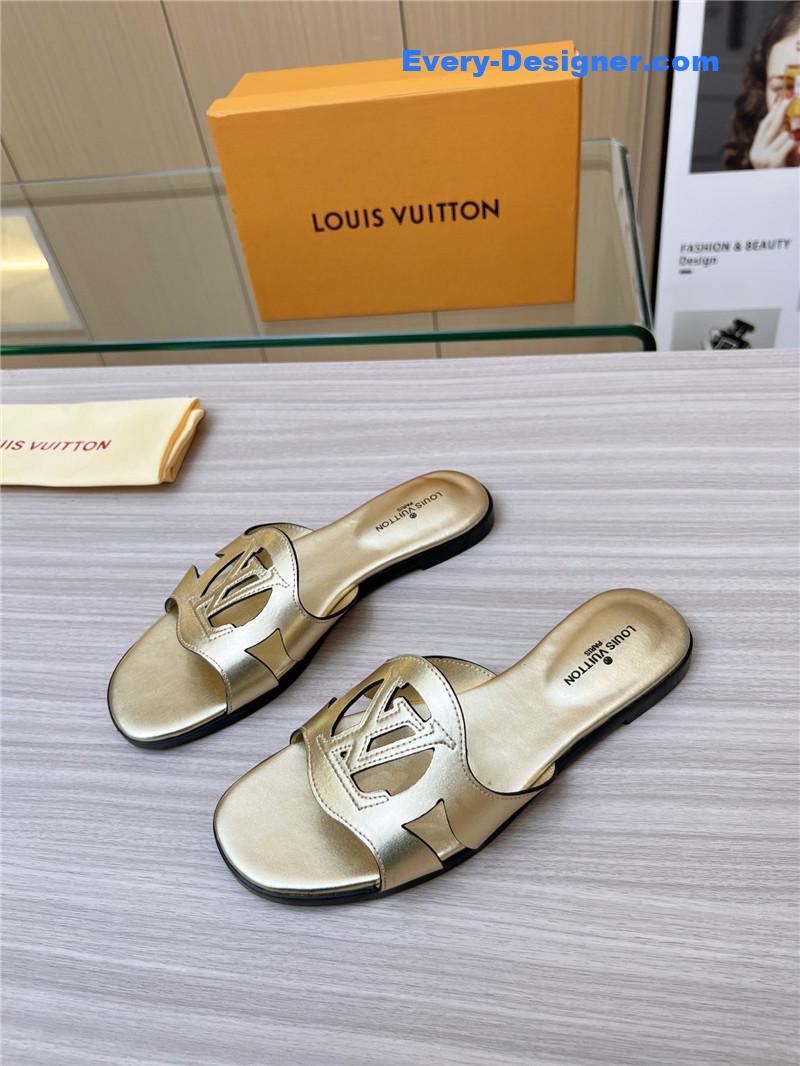louis vuitton LV Milan fashion week catwalk slippers