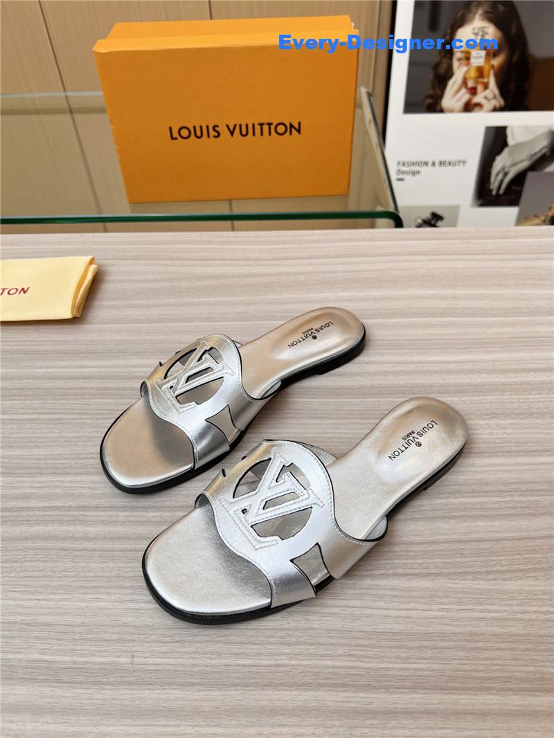 l0vis Vvtt0n lv milan fashion week catwalk slippers