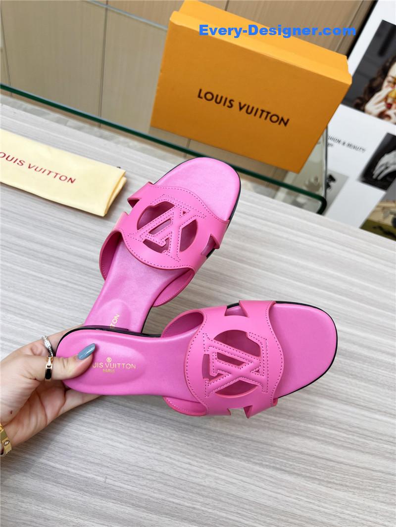 l0vis Vvtt0n lv milan fashion week catwalk slippers