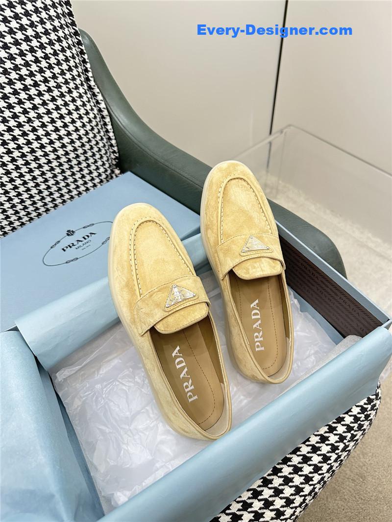 Pra*a new loafers