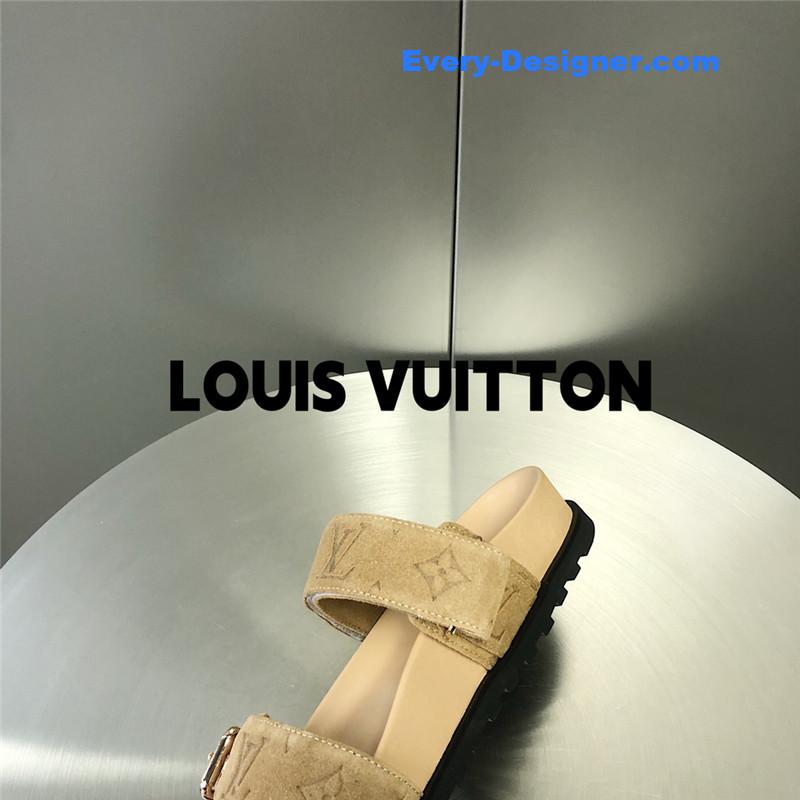 l0vis Vvtt0n lv metal buckle logo platform slippers