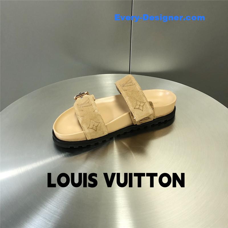l0vis Vvtt0n lv metal buckle logo platform slippers