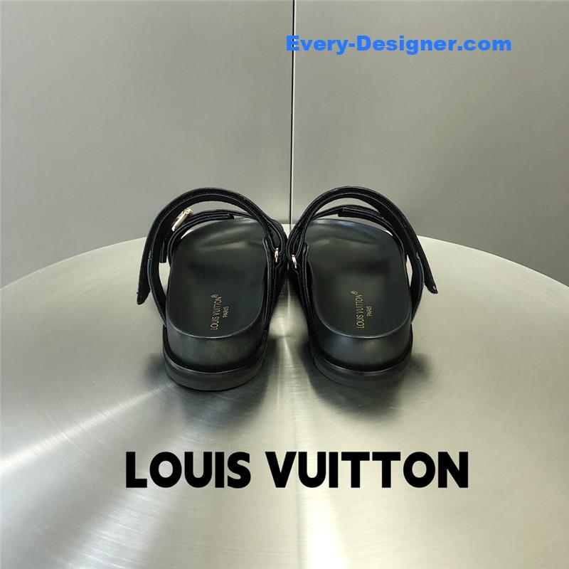 l0vis Vvtt0n lv metal buckle logo platform slippers