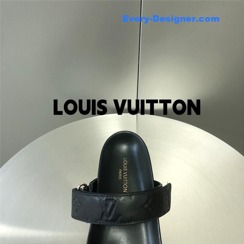 l0vis Vvtt0n lv metal buckle logo platform slippers