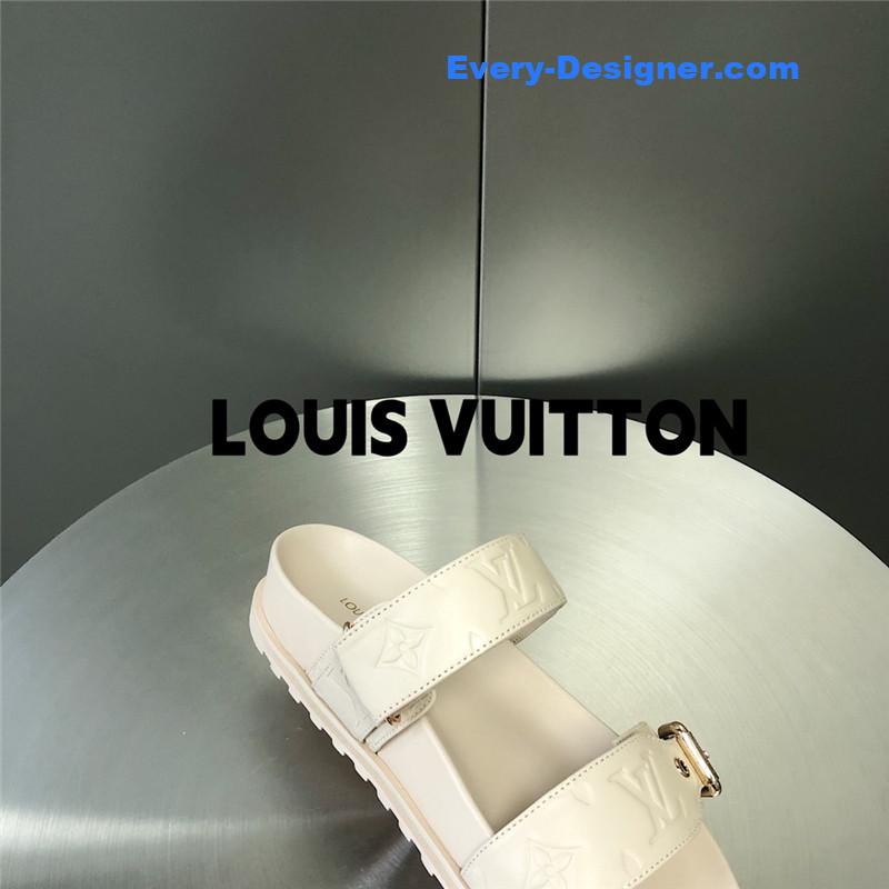 l0vis Vvtt0n lv metal buckle logo platform slippers