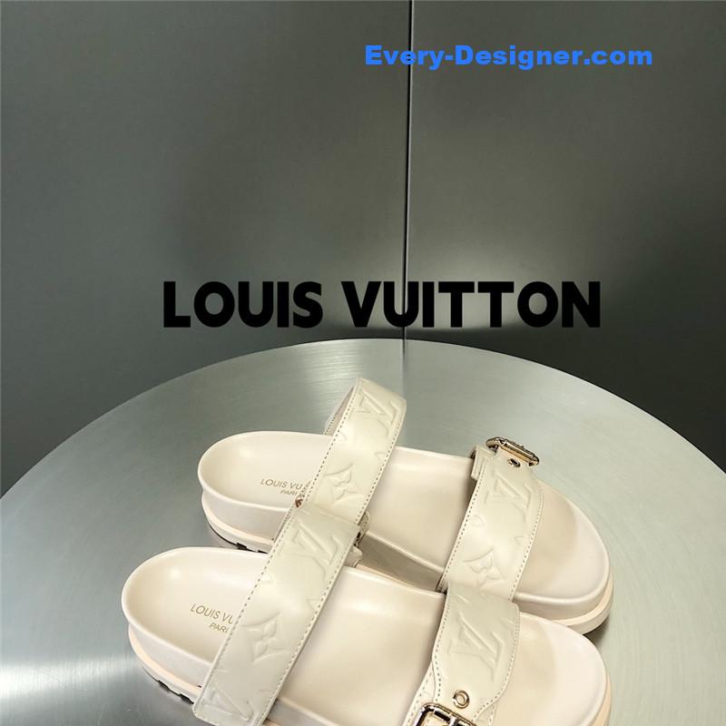 l0vis Vvtt0n lv metal buckle logo platform slippers
