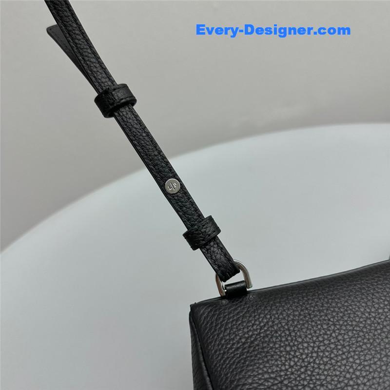 L0r0 P1ana extra pocket backpack