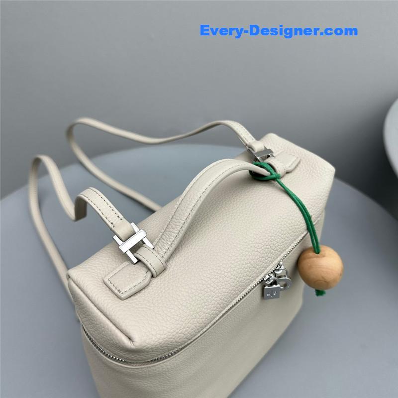 L0r0 P1ana extra pocket backpack