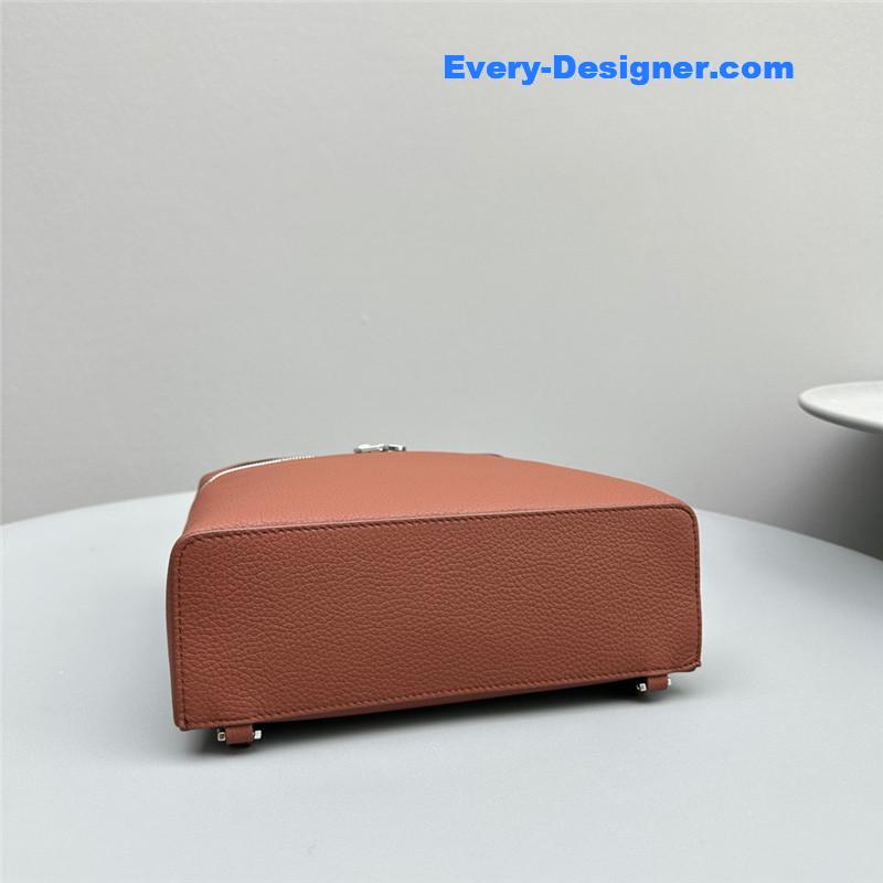 L0r0 P1ana extra pocket backpack