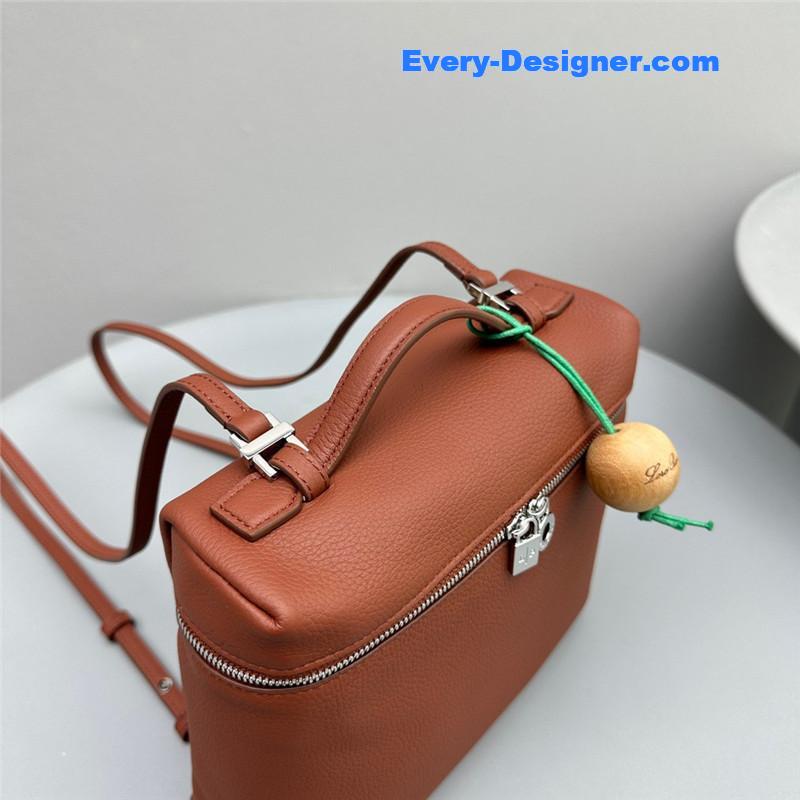 L0r0 P1ana extra pocket backpack