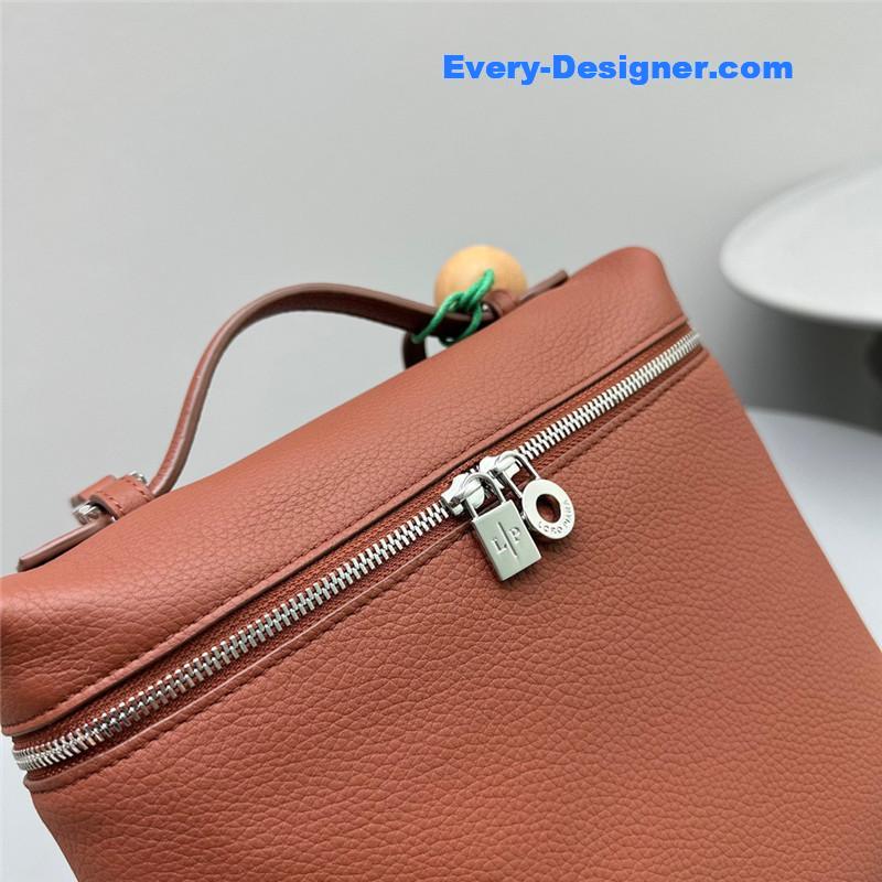 L0r0 P1ana extra pocket backpack